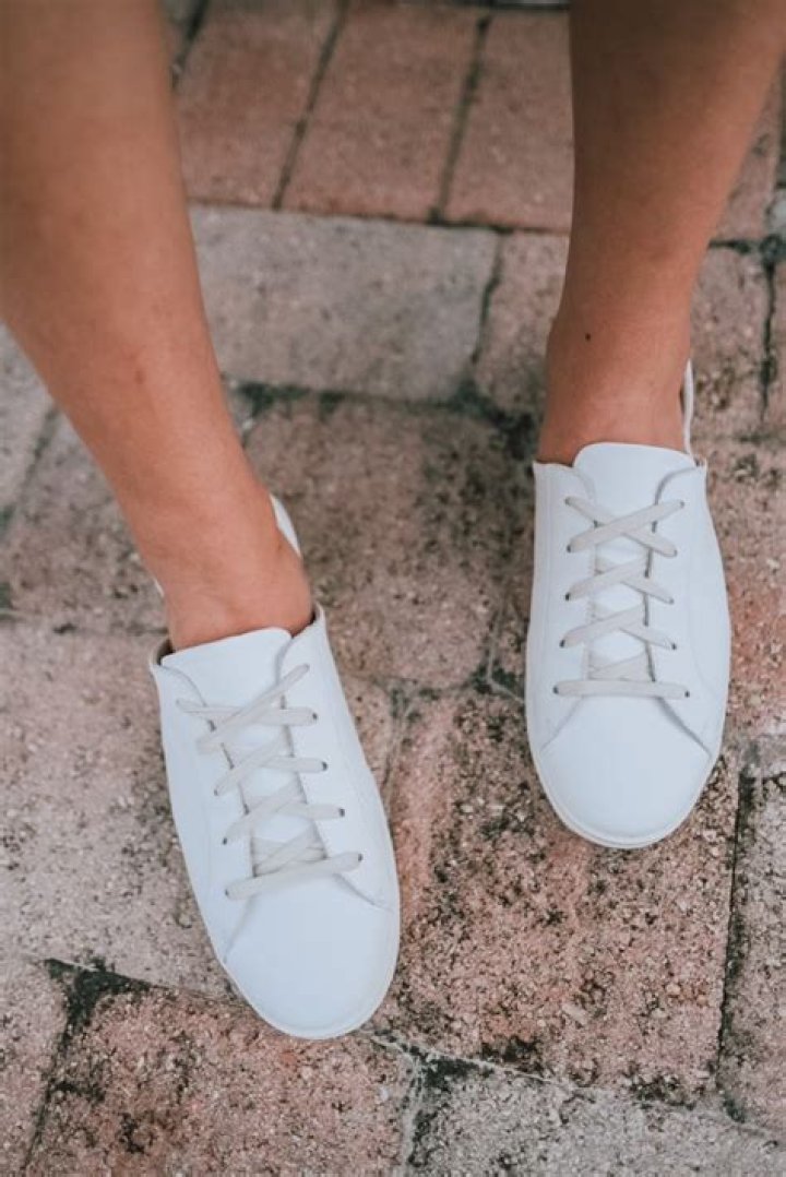 Are white shoes in Style 2021?