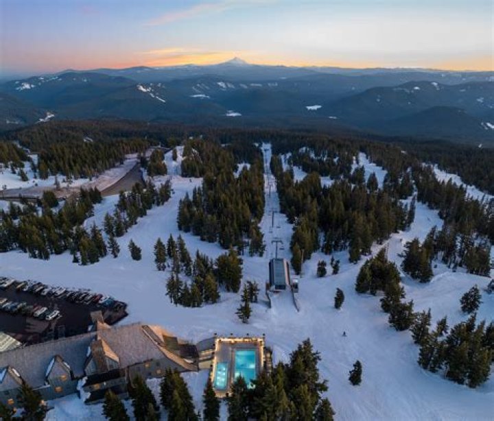 Can you ski from Timberline Lodge to Government Camp?