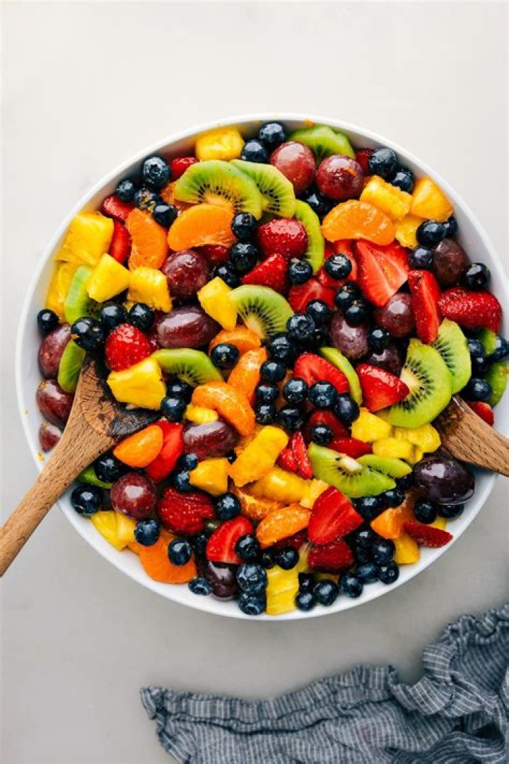 How do you make simple fruit salad?