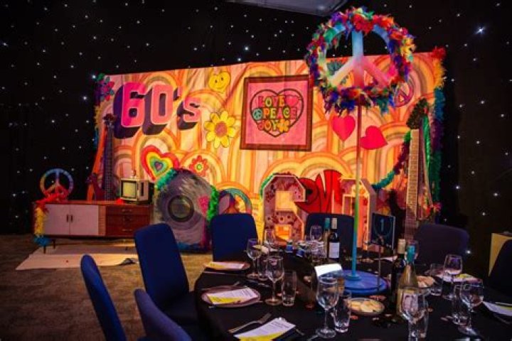 How do you throw a 60s theme party?