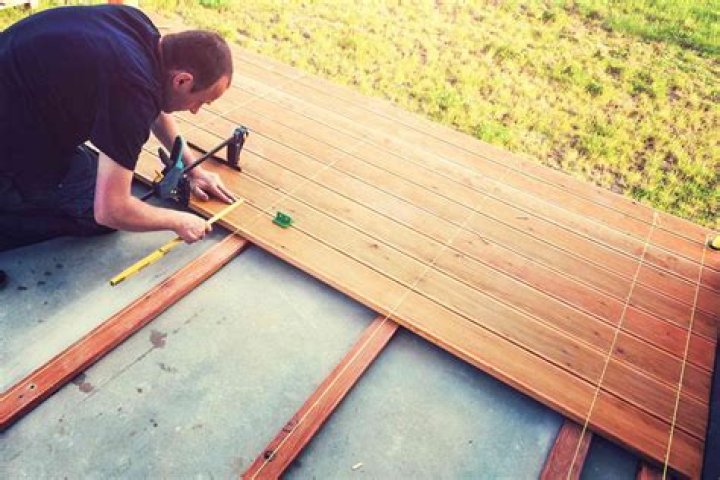 How far apart should joists be for composite decking?