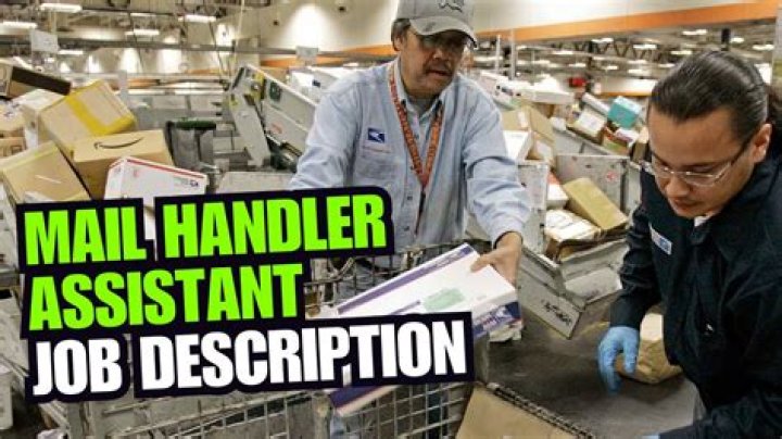 How much does a mail processing clerk get paid?
