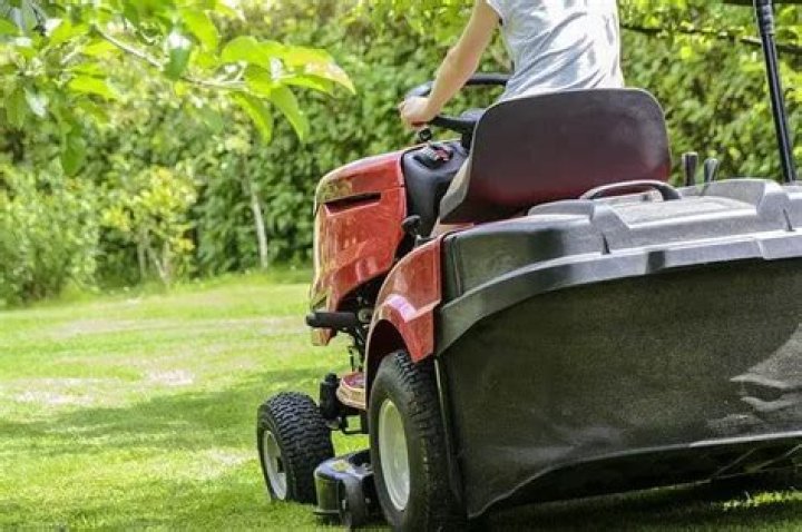 How reliable are Husqvarna lawn tractors?