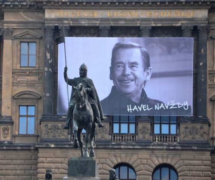 Is Vaclav Havel still alive?