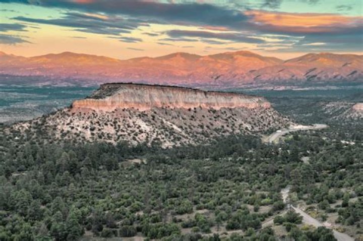 What does Taos hum sound like?