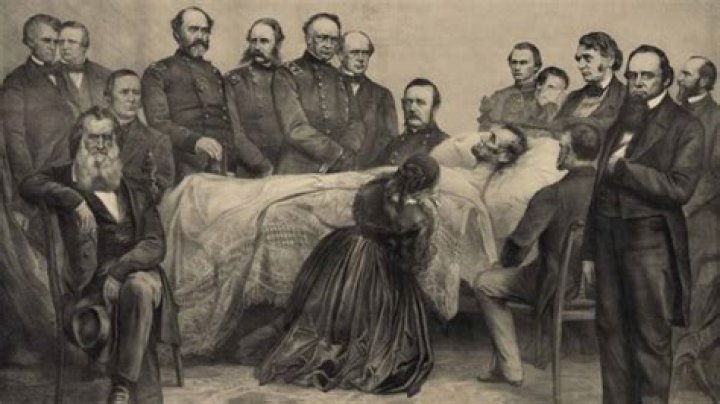 What happened to Mary Todd after Lincoln died?