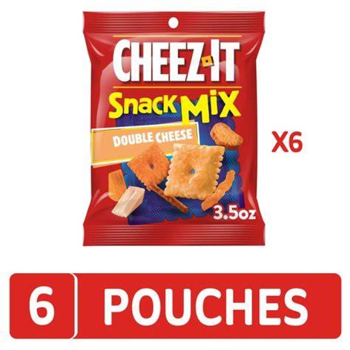 What snacks are in the Cheez-It snack mix?