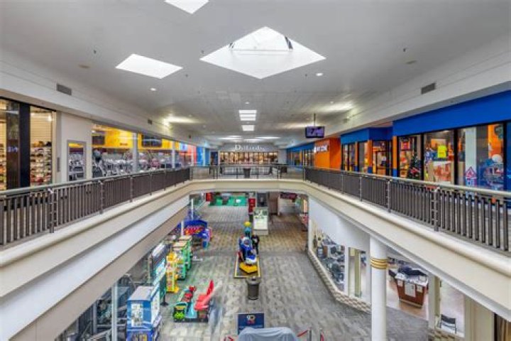 What stores are in Brazos Town Center?