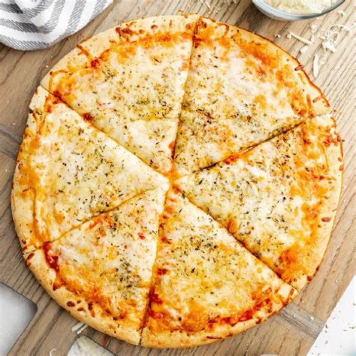 Who makes pizza with whole grain crust?