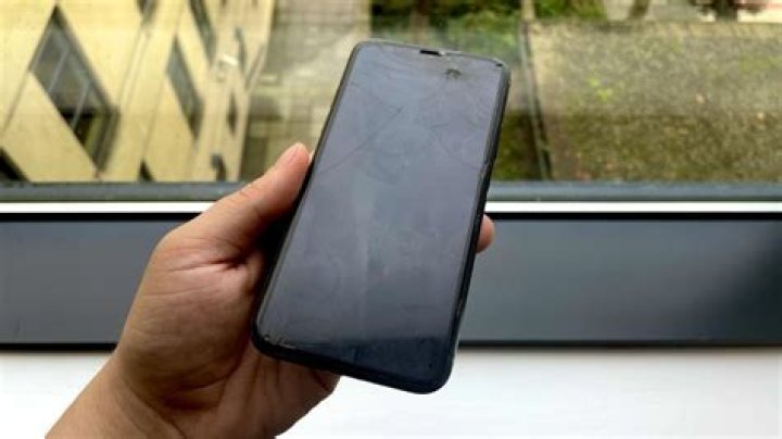 Will Liquid glass fix a scratched screen?